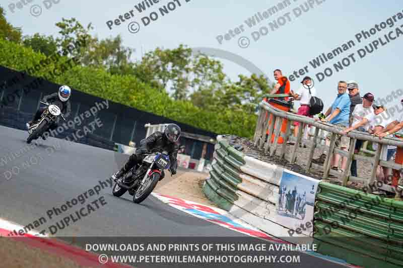 Vintage motorcycle club;eventdigitalimages;mallory park;mallory park trackday photographs;no limits trackdays;peter wileman photography;trackday digital images;trackday photos;vmcc festival 1000 bikes photographs